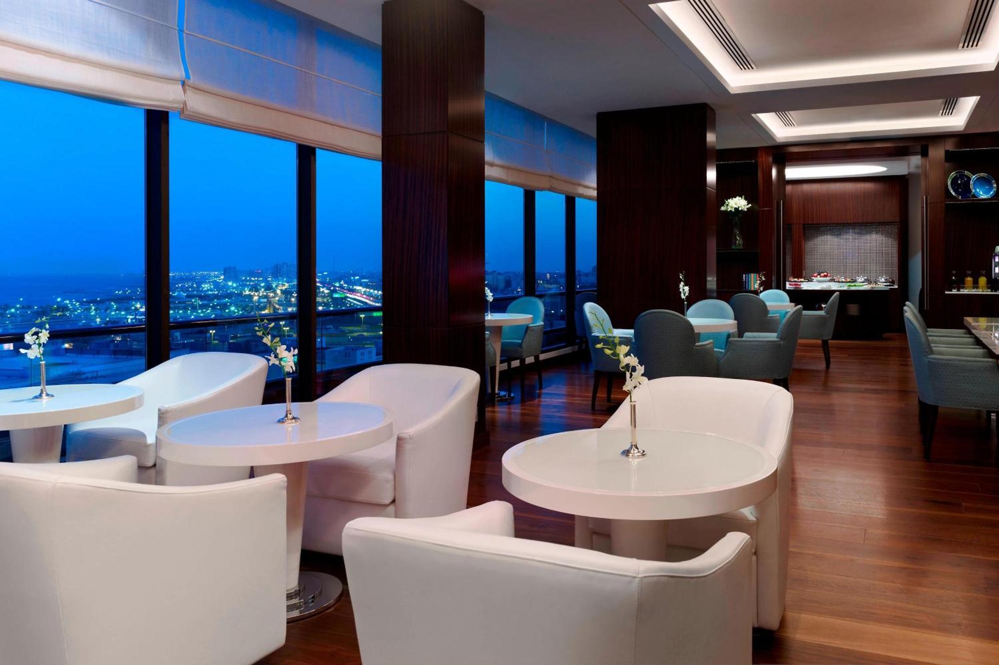 Le Meridien Al-Khobar Eksteriør bilde Club Lounge at the 36th floor